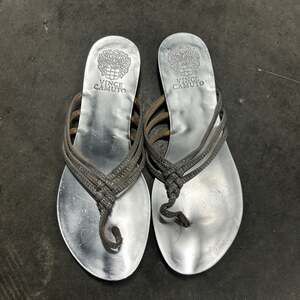 Vince Camuto Silver Gleam Metallic Rhinestone Strappy Flat Sandals Size 6.5